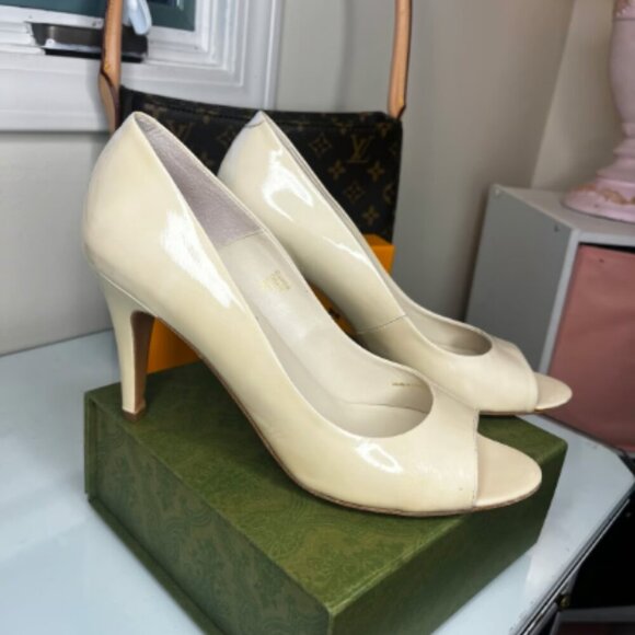 Classic Richard Tyler Nude Patent Leather Peep-Toe Heels | Size 9 - Picture 2 of 6